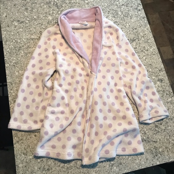 robe - Picture 1 of 1